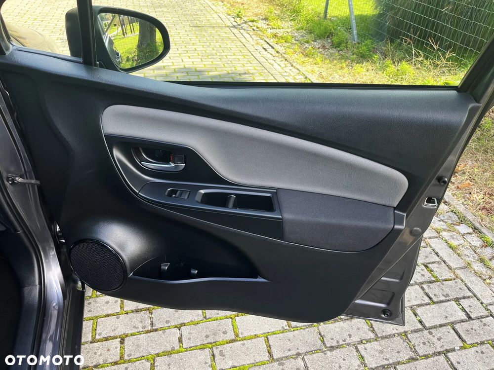 Toyota Yaris ver-hybrid-1-5-comfort - 37