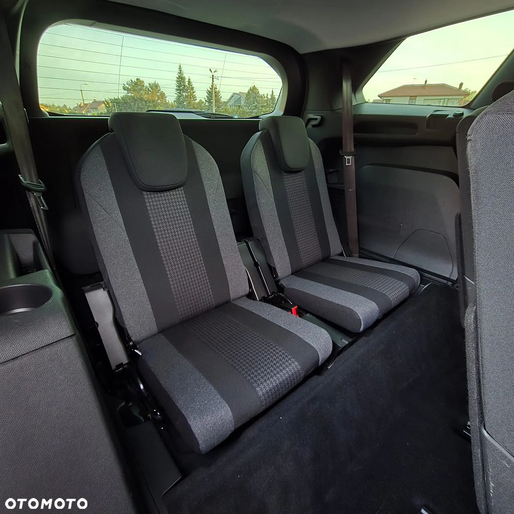 Peugeot 5008 PureTech 130 EAT8 Stop & Start Roadtrip - 24