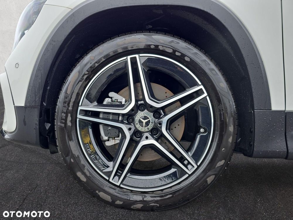 Mercedes-Benz GLB - 10