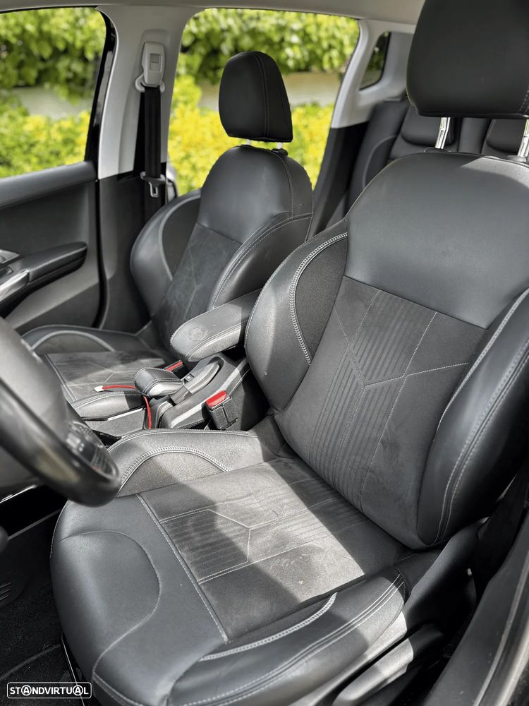 Peugeot 2008 - 6