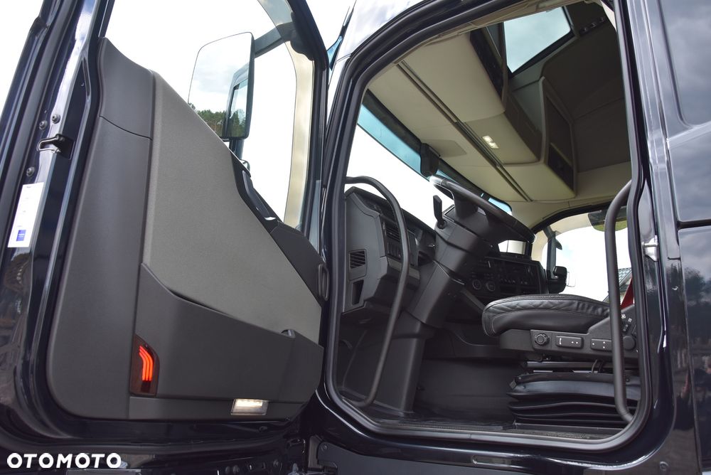 Volvo FH5 540 EURO6 / GLOBETROTTER XL / FULL-LED / KLIMA POSTOJOWA / NAWIGACJA / KAMERY / ALU FELGI / SKÓRY / CAŁY NA PODUSZKACH / TV / FULL OPCJA / STAN IDEALNY ! ! ! - 24