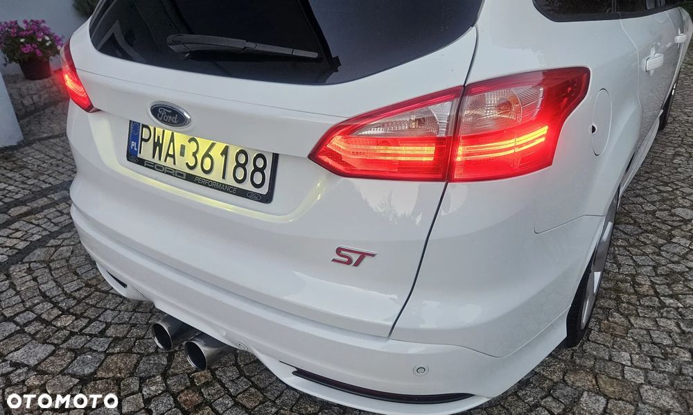 Ford Focus 2.0 EcoBoost ST mit Leder-Sport-Paket - 35