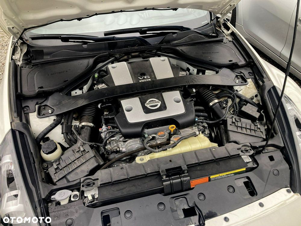 Nissan 370 Z - 33