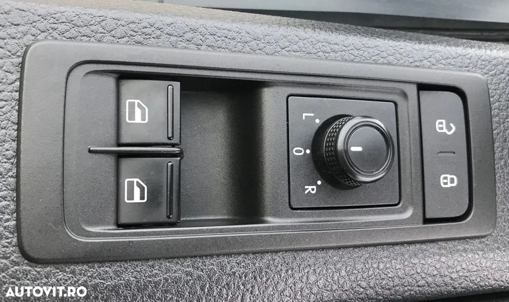 Volkswagen Caravelle T6.1 2.0 TDI 150 kW LR Comfortline DSG 4M - 25