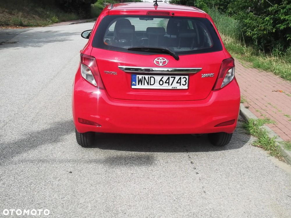 Toyota Yaris 2013 photo 2