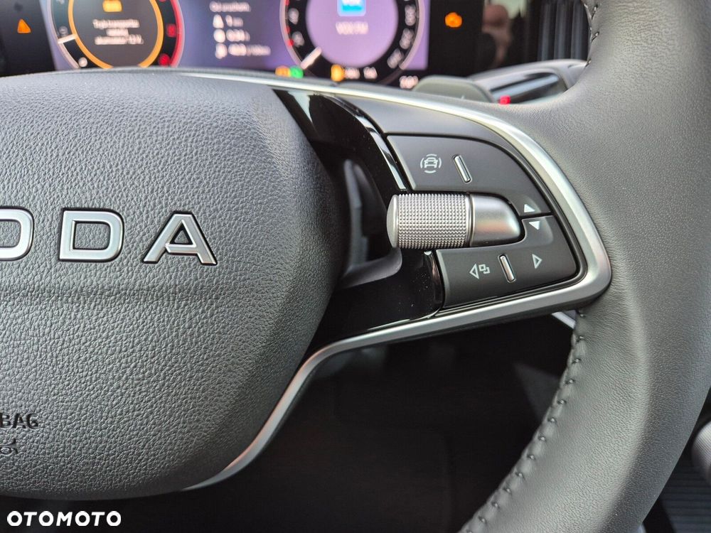 Skoda Superb 2.0 TDI SCR 4x4 Edition 130 DSG - 37