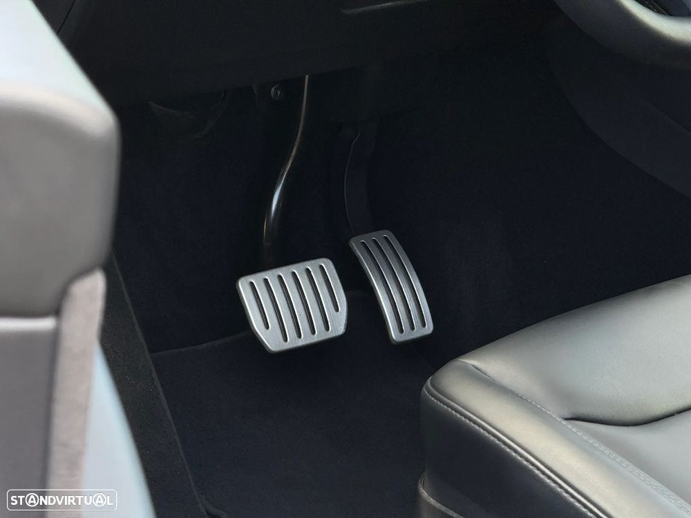 Tesla Model Y Performance Dual Motor AWD - 22