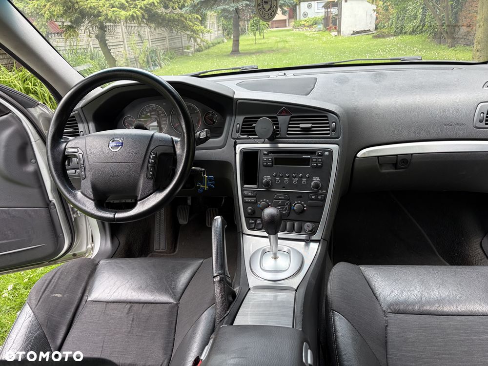 Volvo V70 2.4 Momentum - 22