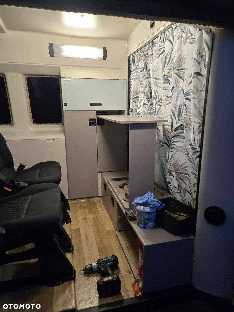 Volkswagen Transporter - 12