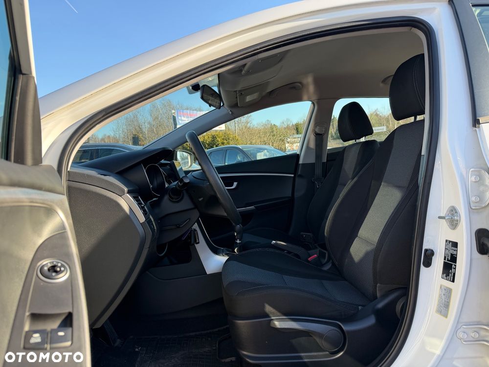 Hyundai i30 1.6 Comfort - 16