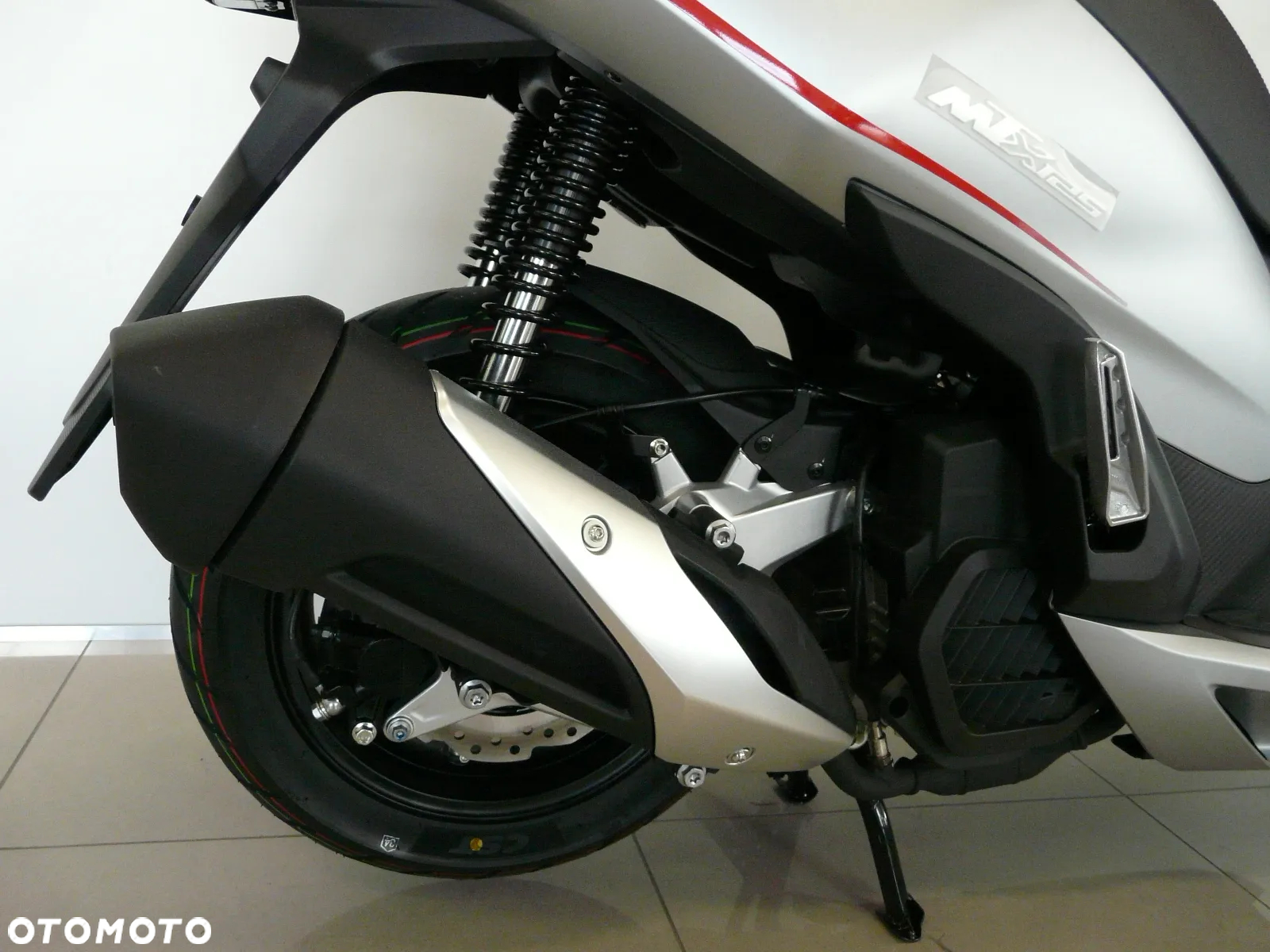 QJMOTOR MTX 125 - 9