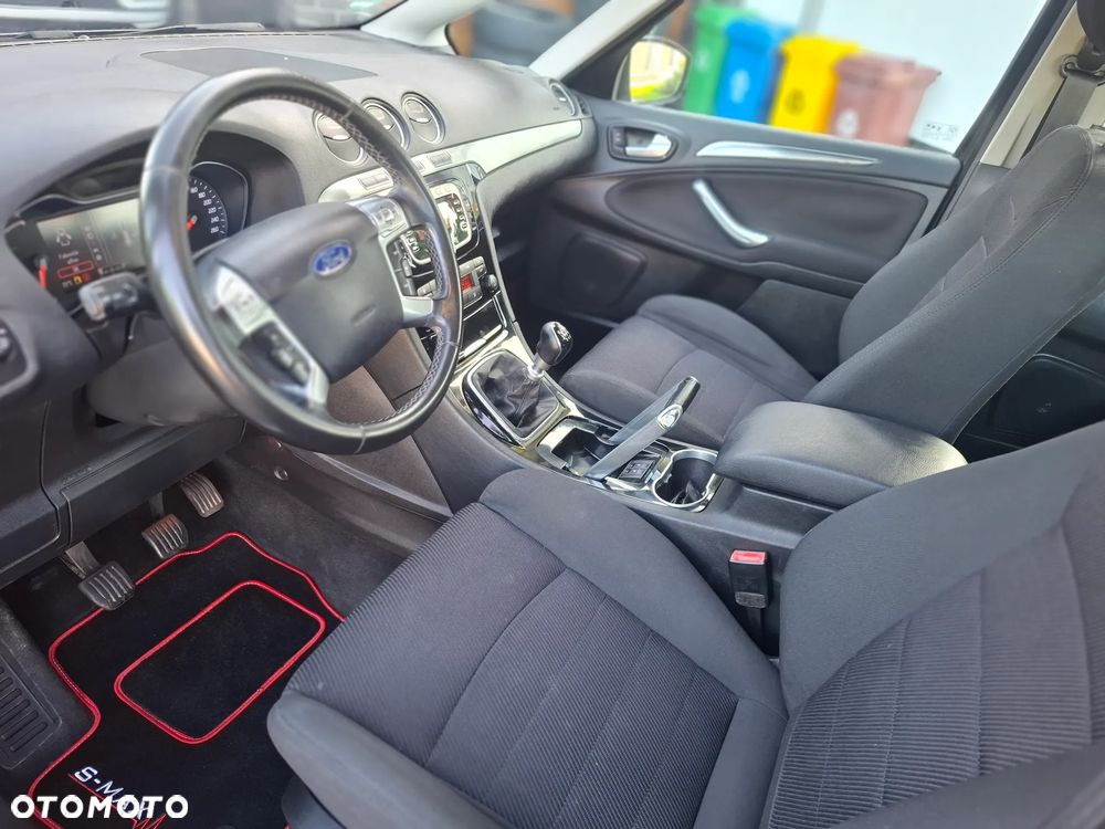 Ford S-Max - 12