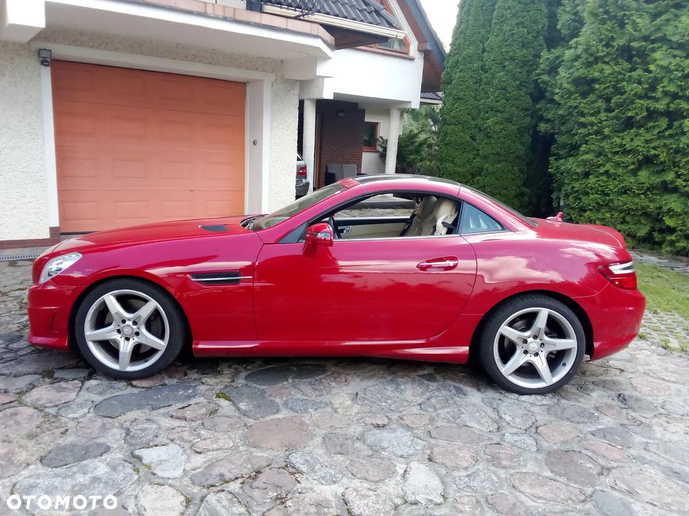 Mercedes-Benz SLK 250 (BlueEFFICIENCY) 7G-TRONIC - 4