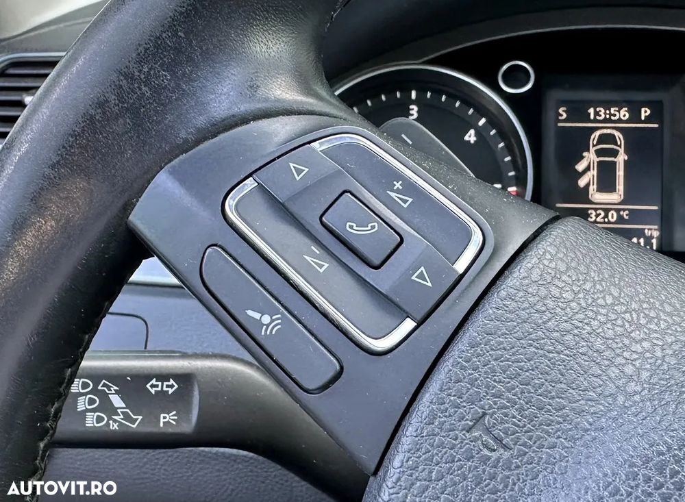 Volkswagen Passat - 32