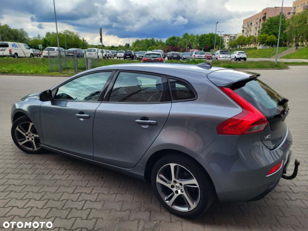 Volvo V40 T2 Momentum - 20