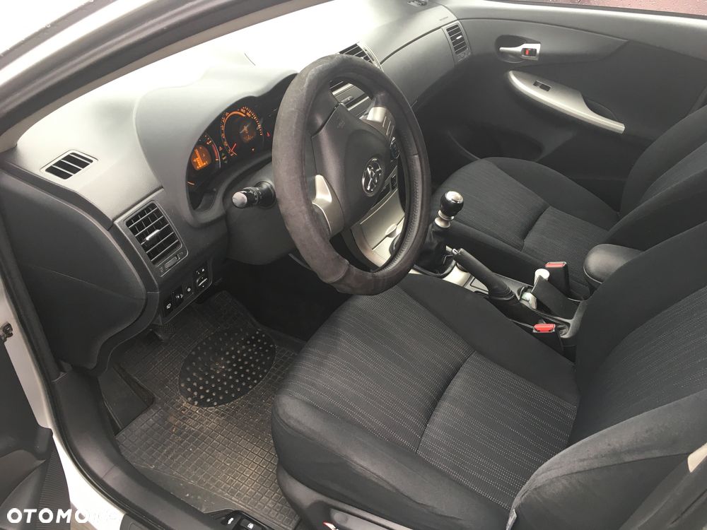 Toyota Corolla - 7