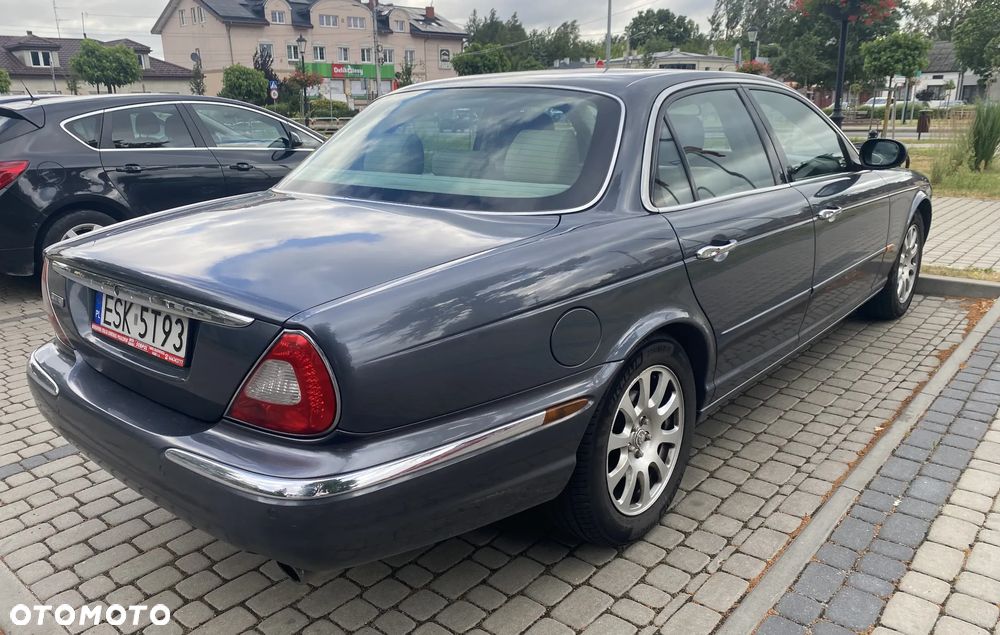 Jaguar XJ - 5
