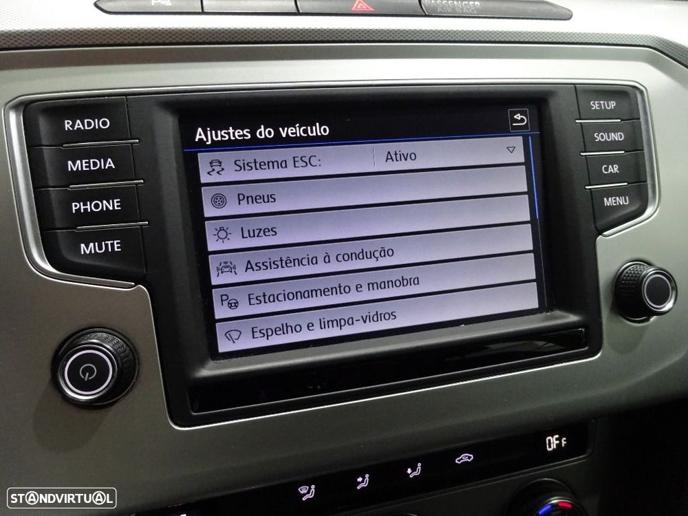 VW Passat 1.6 TDI Confortline - 19