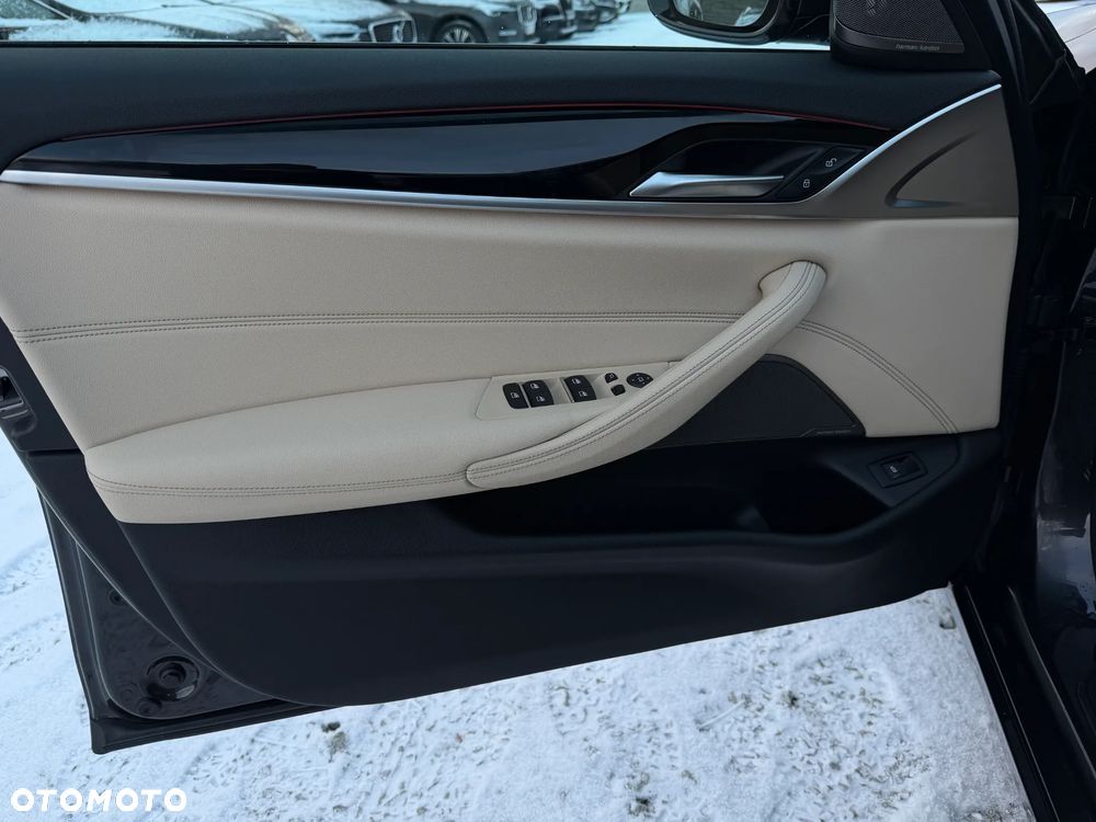 BMW Seria 5 520d Luxury Line - 27