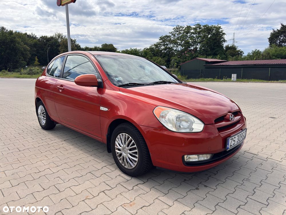 Hyundai Accent - 3