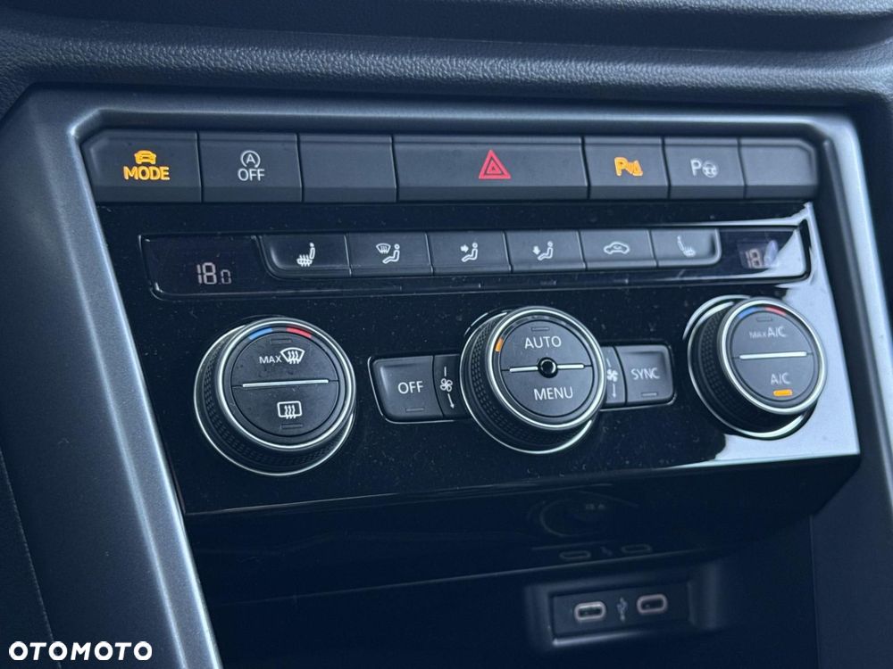 Volkswagen T-Roc - 27