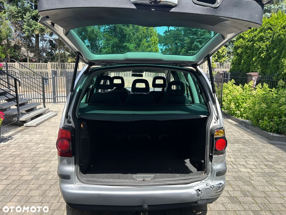 Volkswagen Sharan 1.9 TDI Exclusive Edition - 10