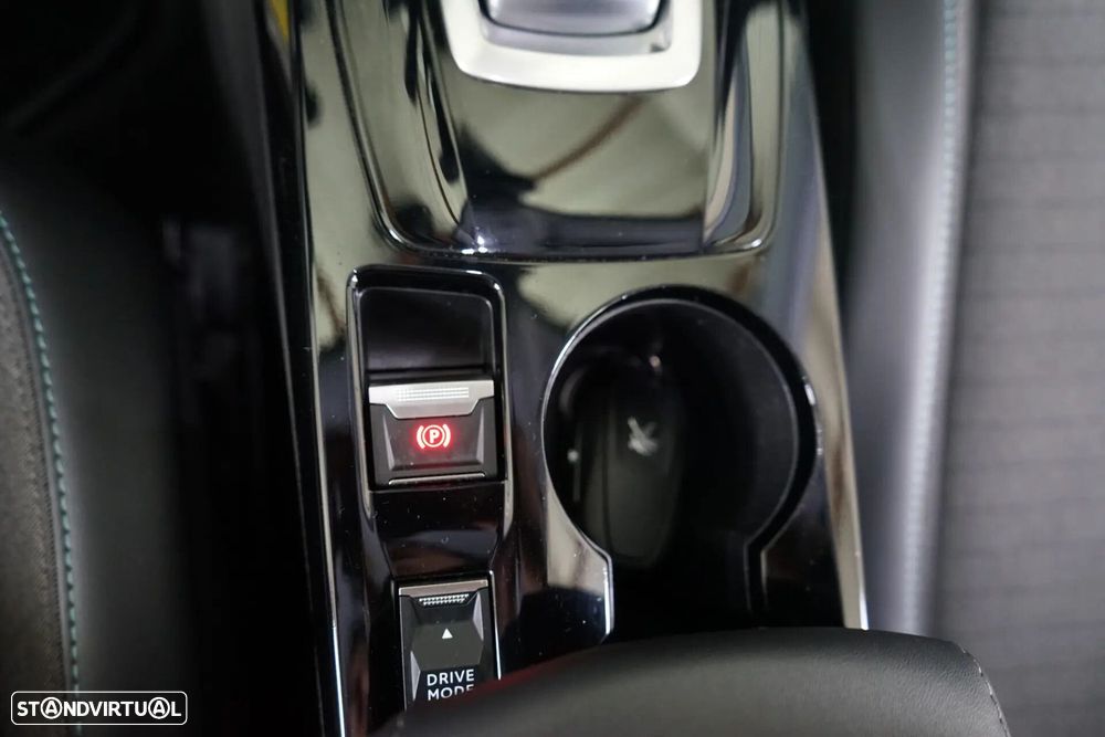 Peugeot 2008 1.2 PureTech Allure Pack EAT8 - 31