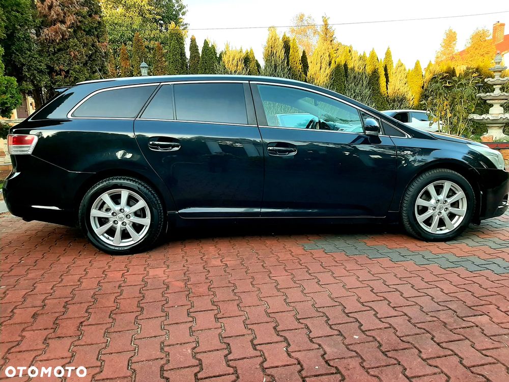 Toyota Avensis - 23