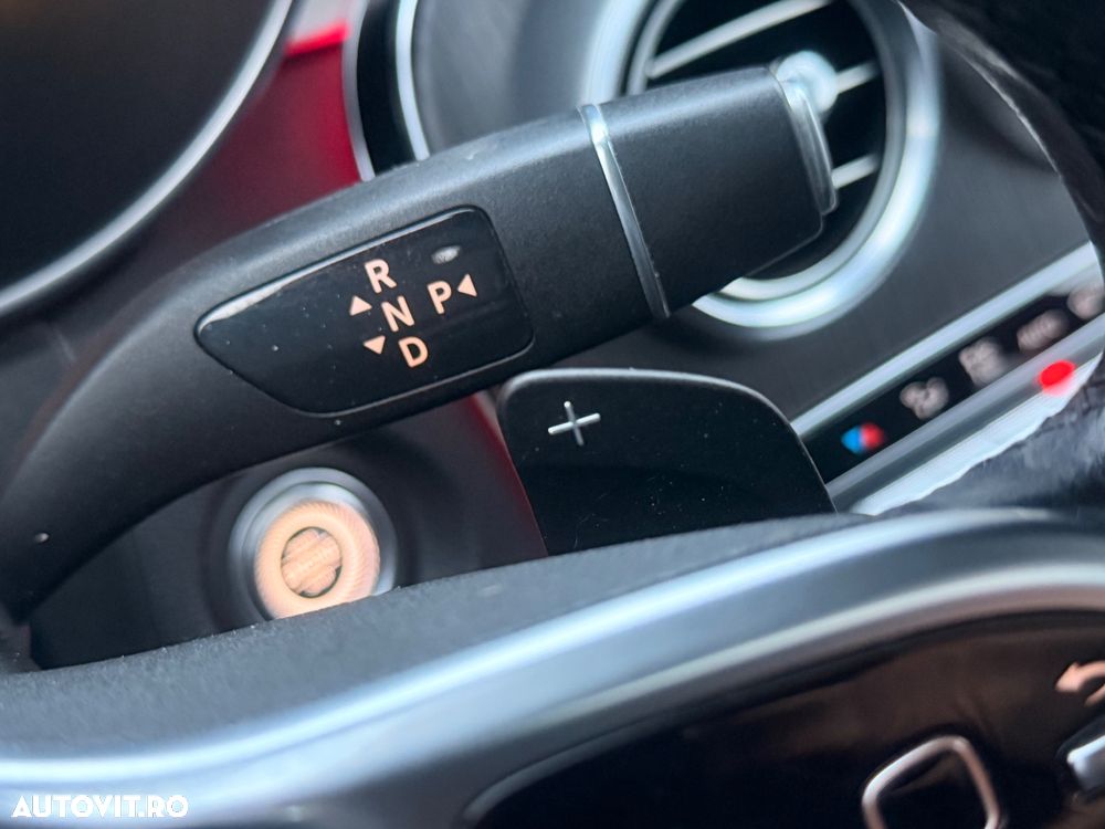 Mercedes-Benz GLC Coupe 300 4MATIC MHEV - 37