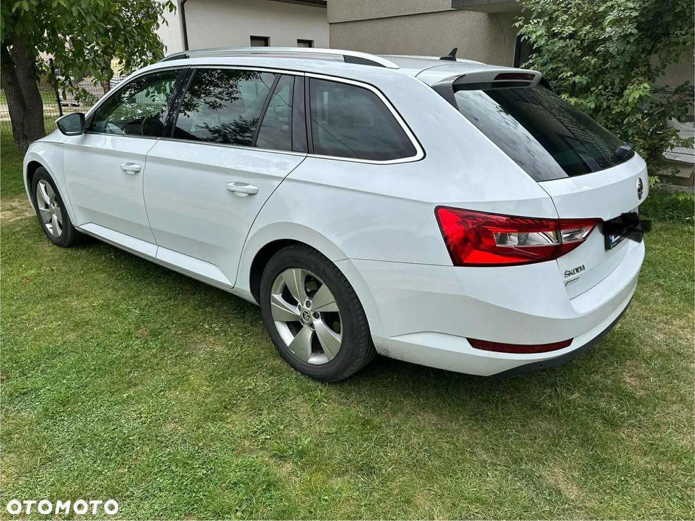 Skoda Superb 2.0 TDI Ambition - 6