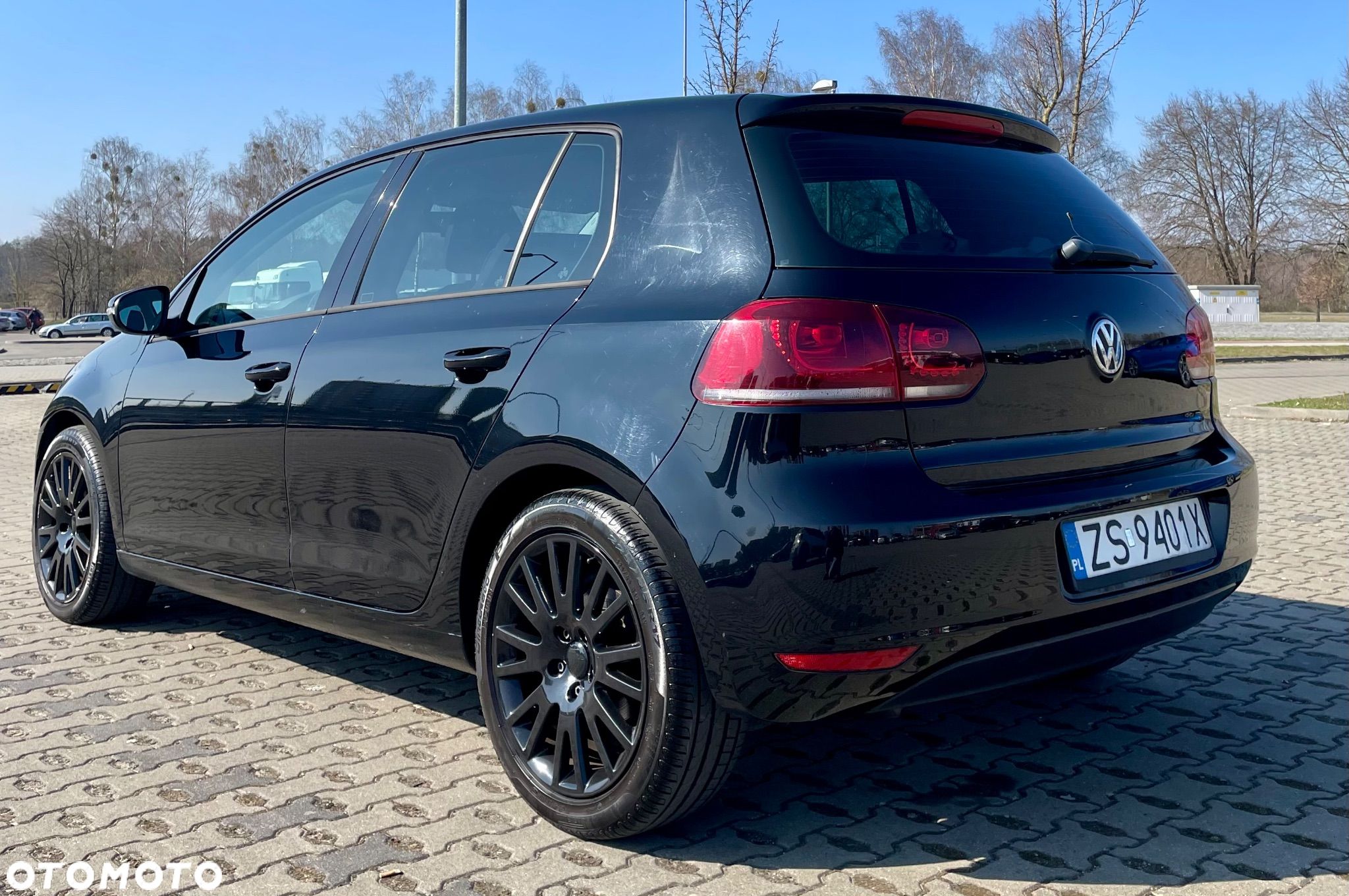 Volkswagen Golf - 1