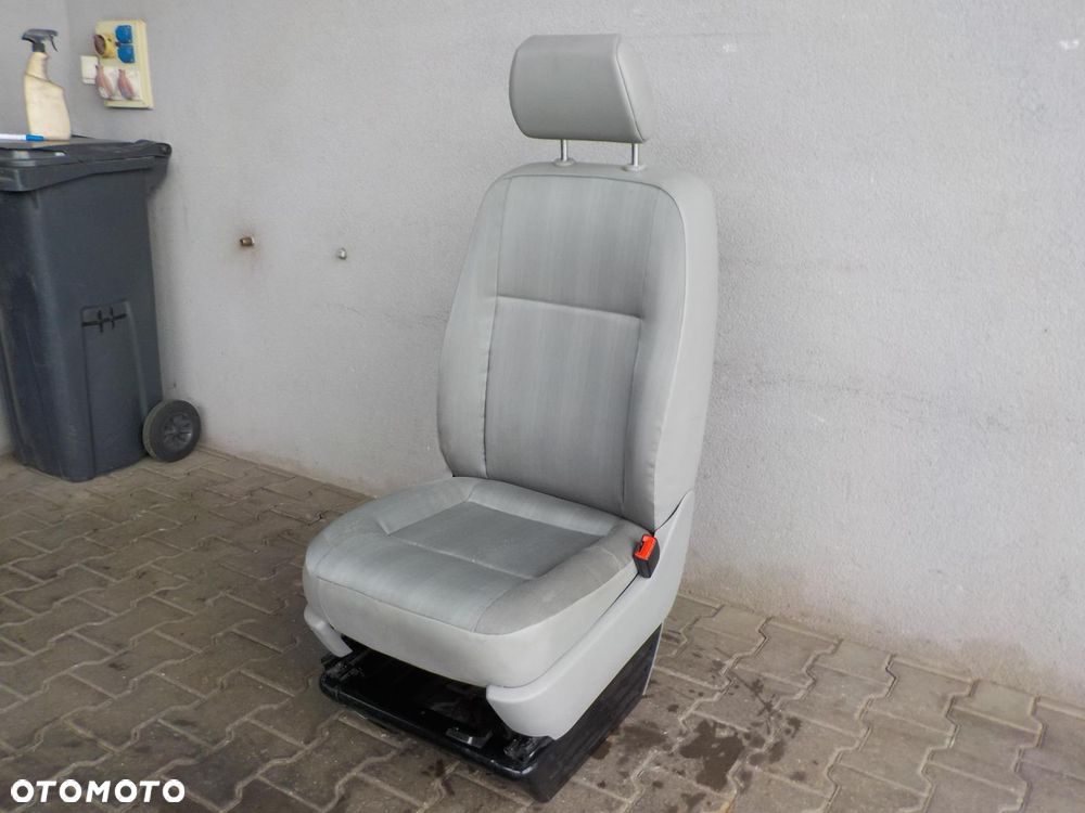 VW T5 LIFT T6 FOTEL PRAWY PASAŻERA Z PODSTAWĄ - 1