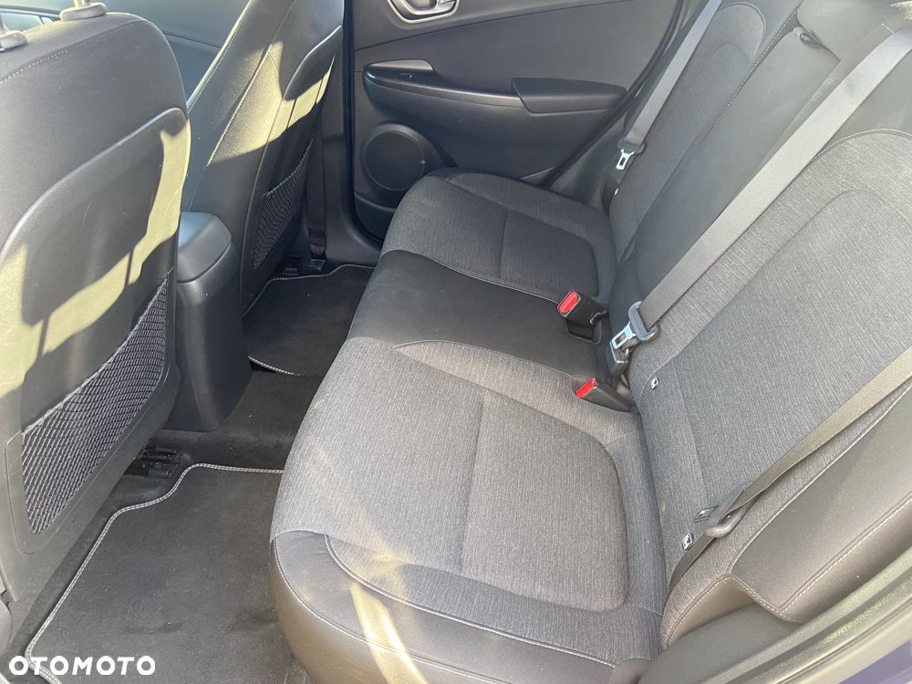 Hyundai Kona 64kWh Style - 13