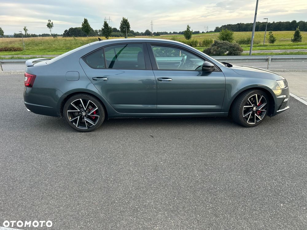 Skoda Octavia 2.0 TSI RS Challenge 245 DSG - 4