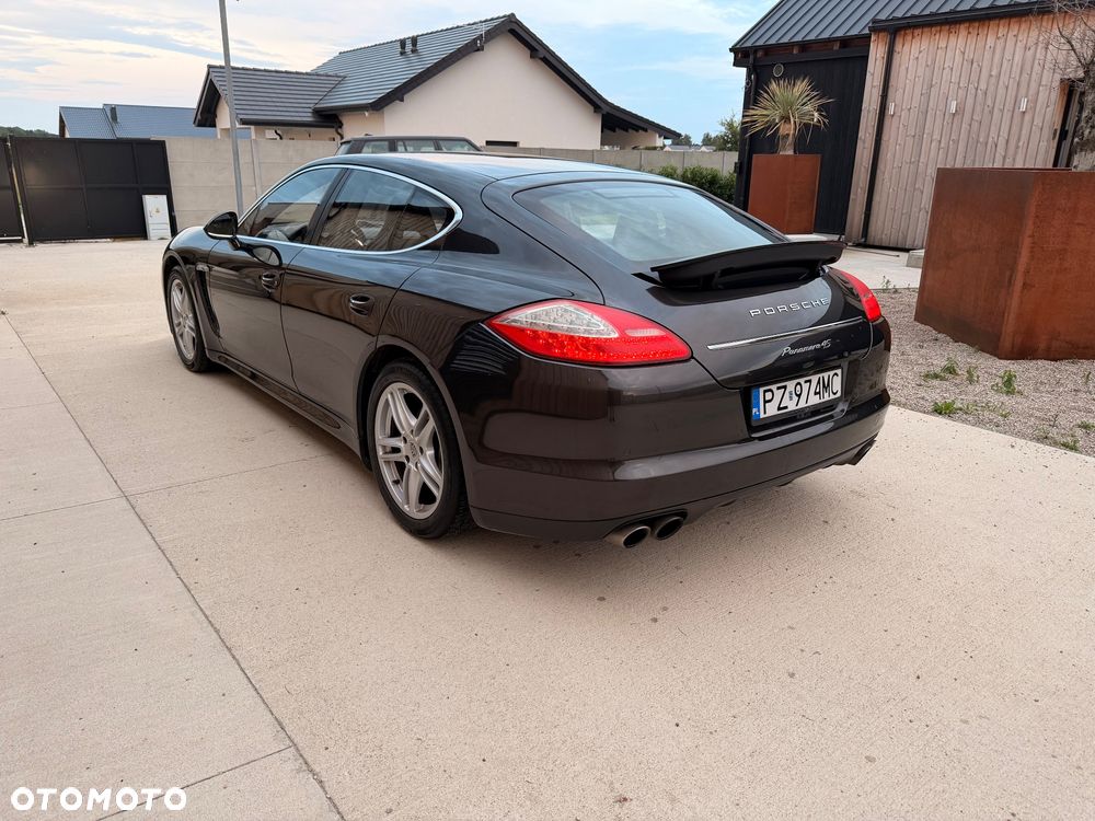 Porsche Panamera 4S - 6