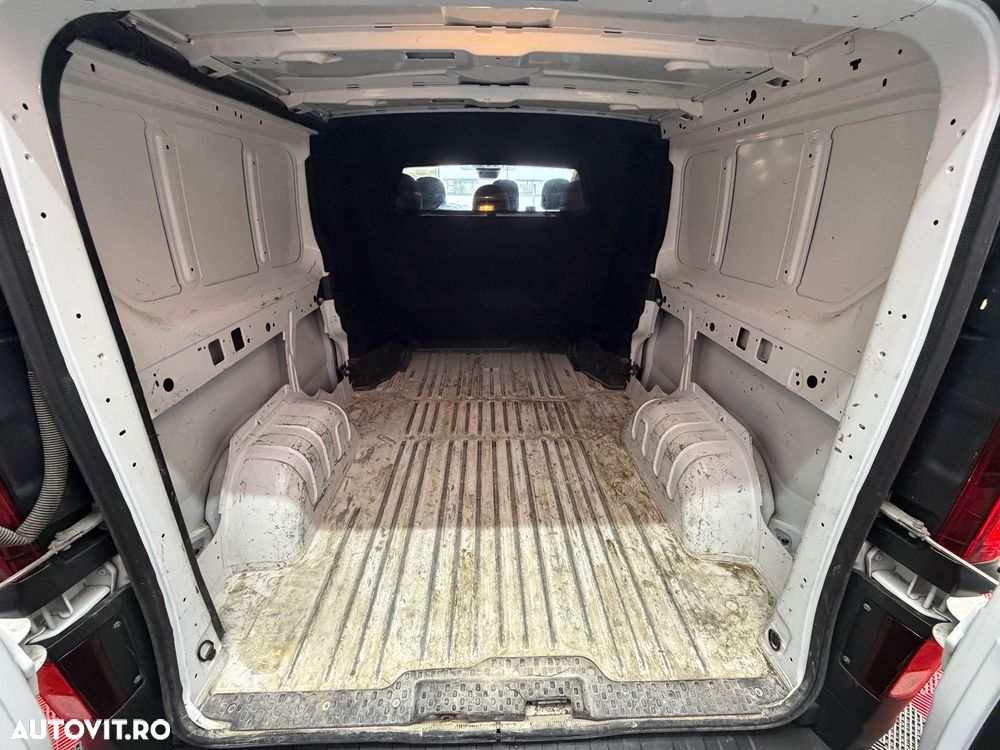 Renault Trafic - 15