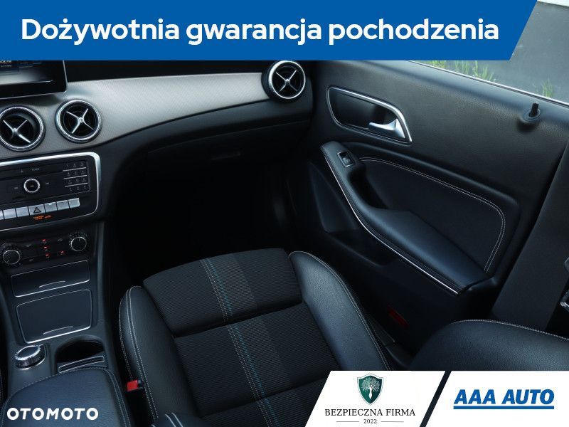 Mercedes-Benz CLA - 10
