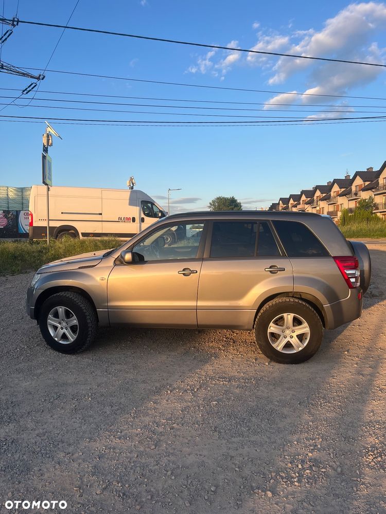 Suzuki Grand Vitara 2.0 Comfort - 2