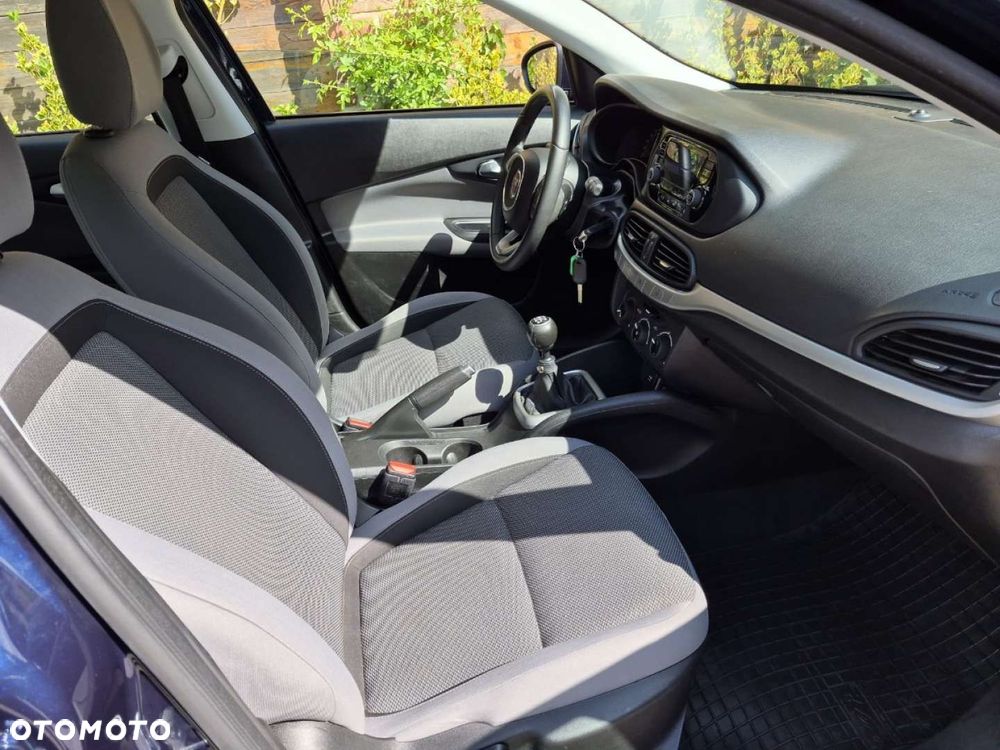 Fiat Tipo - 12