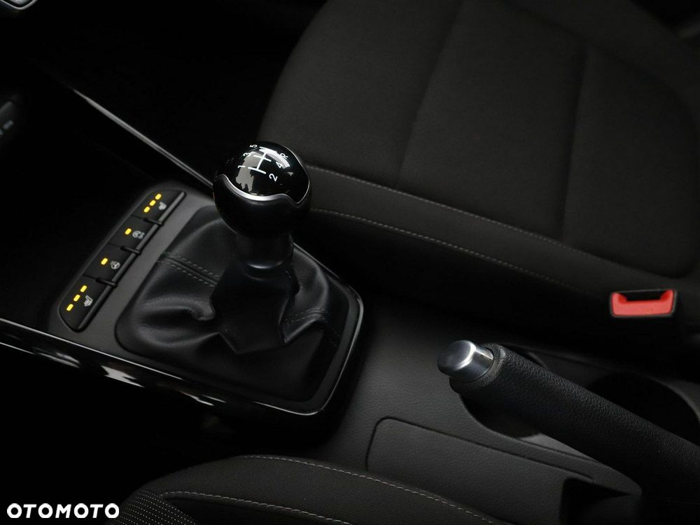 Kia Rio 1.2 Dream Team Edition - 28