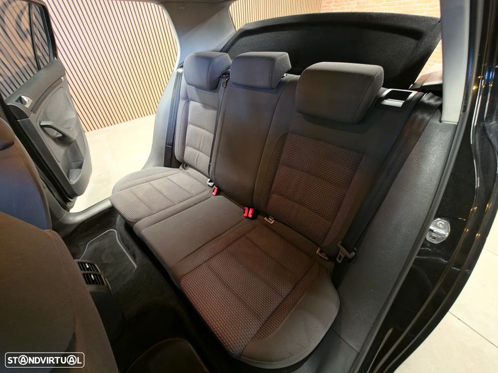 VW Golf 2.0 TDi GT Sport DSG - 26
