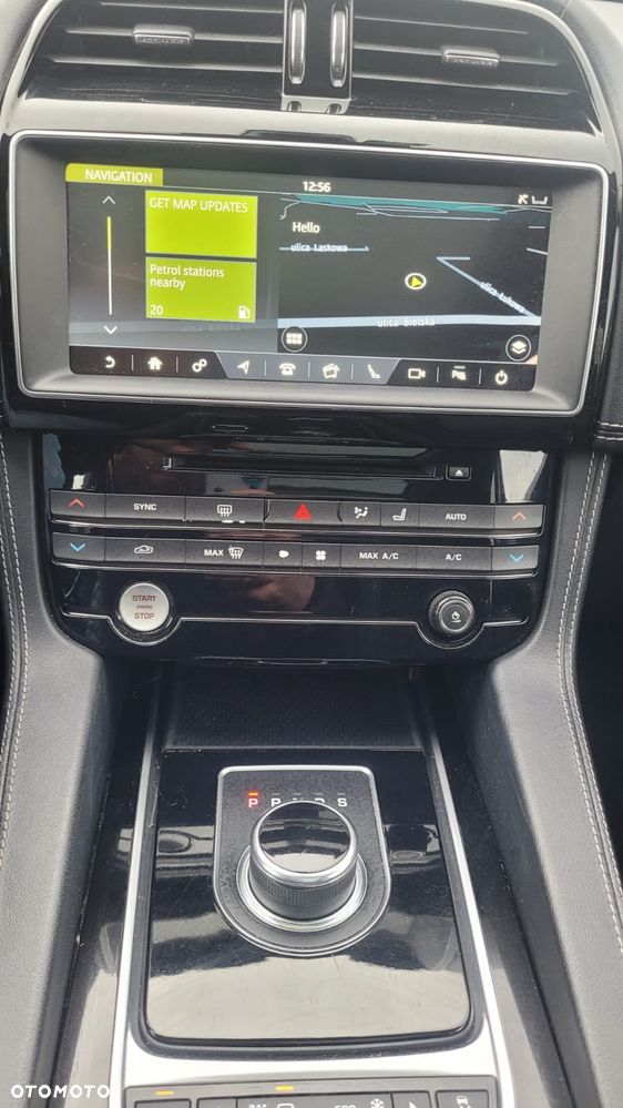 Jaguar F-Pace 20d AWD R-Sport - 19