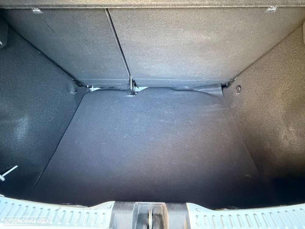 Dacia Sandero 1.0 SCe Essential — fotografia 10