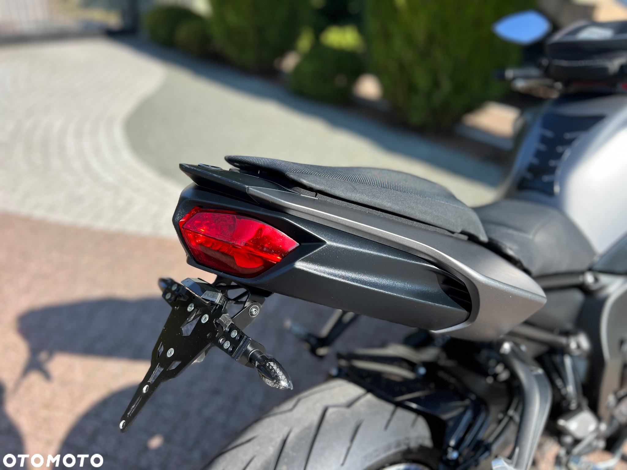 Yamaha FZ8 - 11