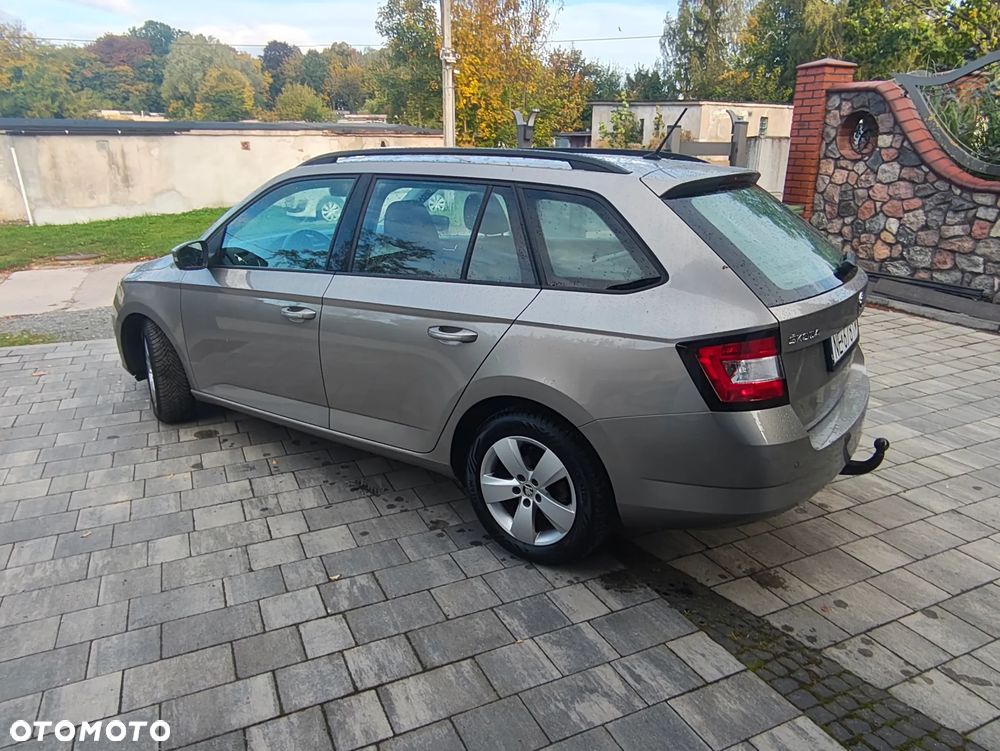 Skoda Fabia 2015 photo 5