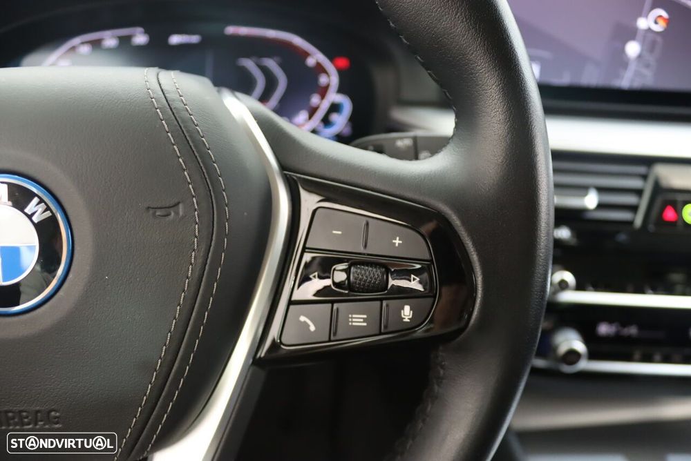 BMW 530 e Line Luxury - 13