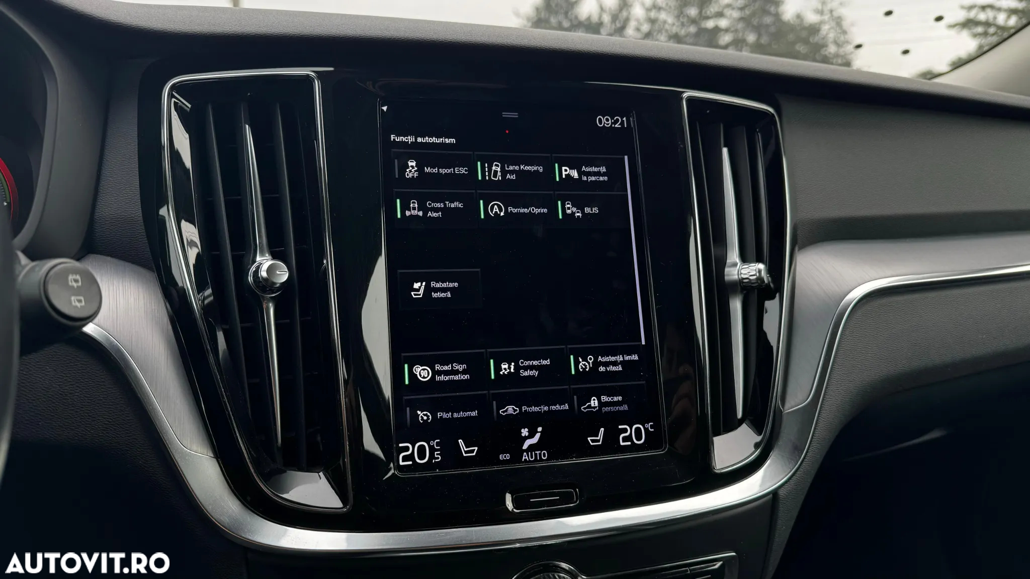 Volvo V60 B4 MHEV AT AWD Ultimate Bright - 21