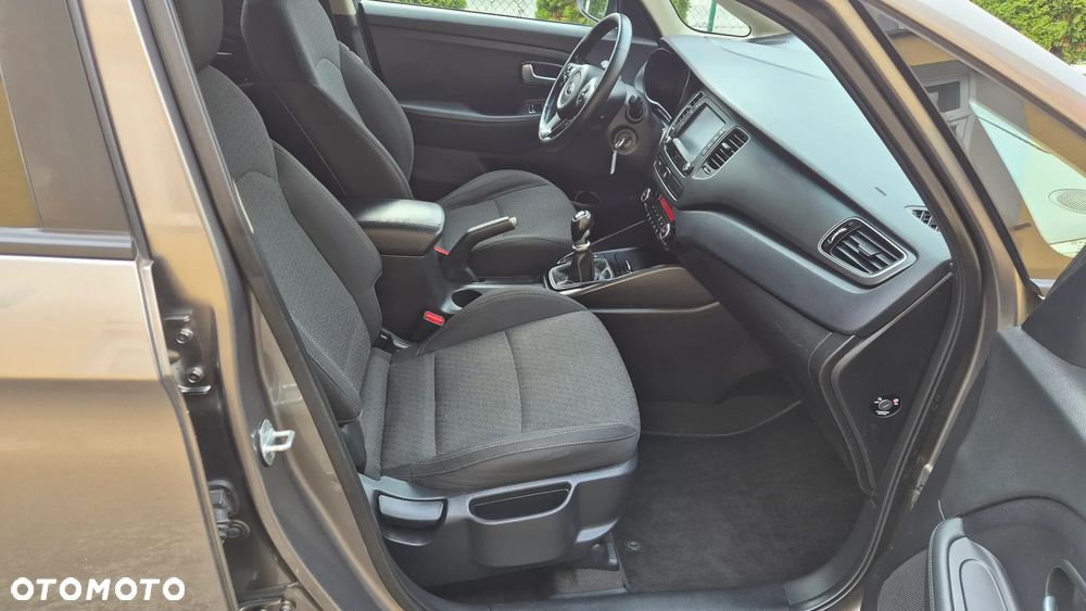 Kia Carens 1.6 GDI Dream Team Edition - 14