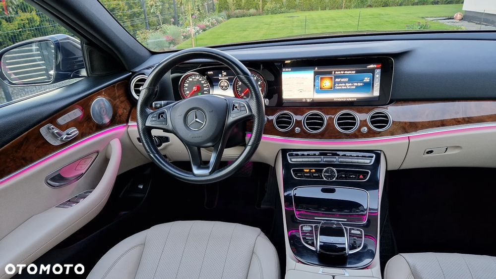 Mercedes-Benz Klasa E 300 9G-TRONIC AMG Line - 28