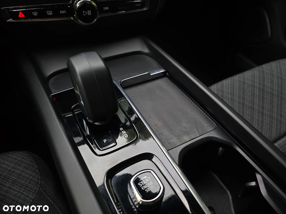 Volvo V60 B4 D Momentum Pro - 25